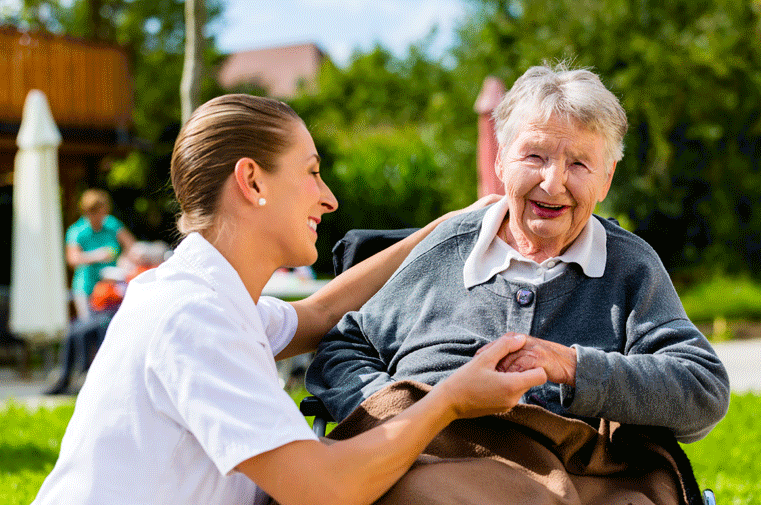 résident ehpad fauteuil roulant