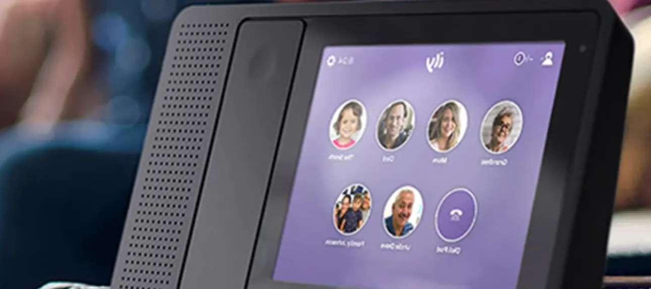 Ily : un téléphone hybride pour personnes âgées