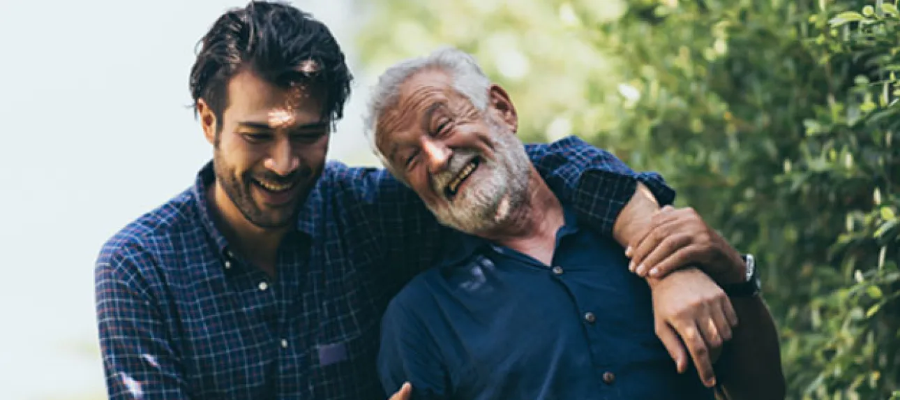 Enfant adulte avec son parent