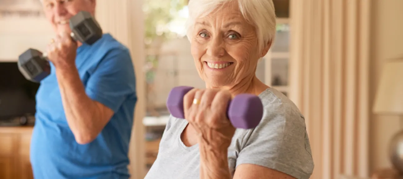 Muscler ses bras seniors