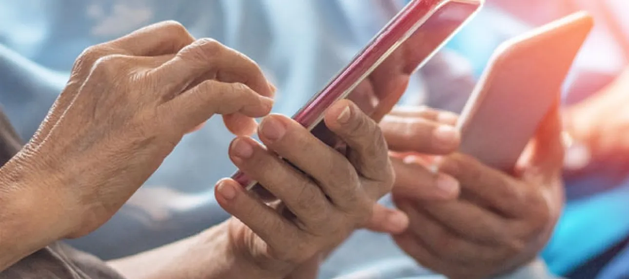 Téléphone portable pour personne âgée