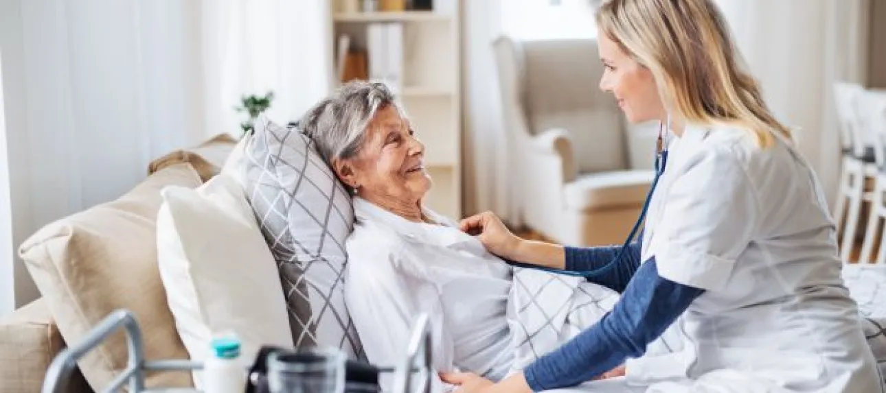 soin a domicile personne agee