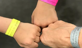 Le bracelet "pas de panique", pour les grands-parents