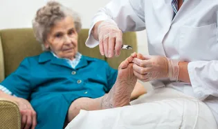 ongles de pieds senior