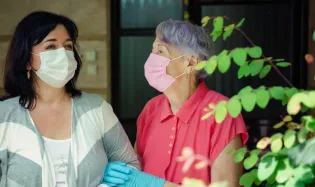 Covid-19 les aides à domicile doivent-elles encore porter le masque.jpg 