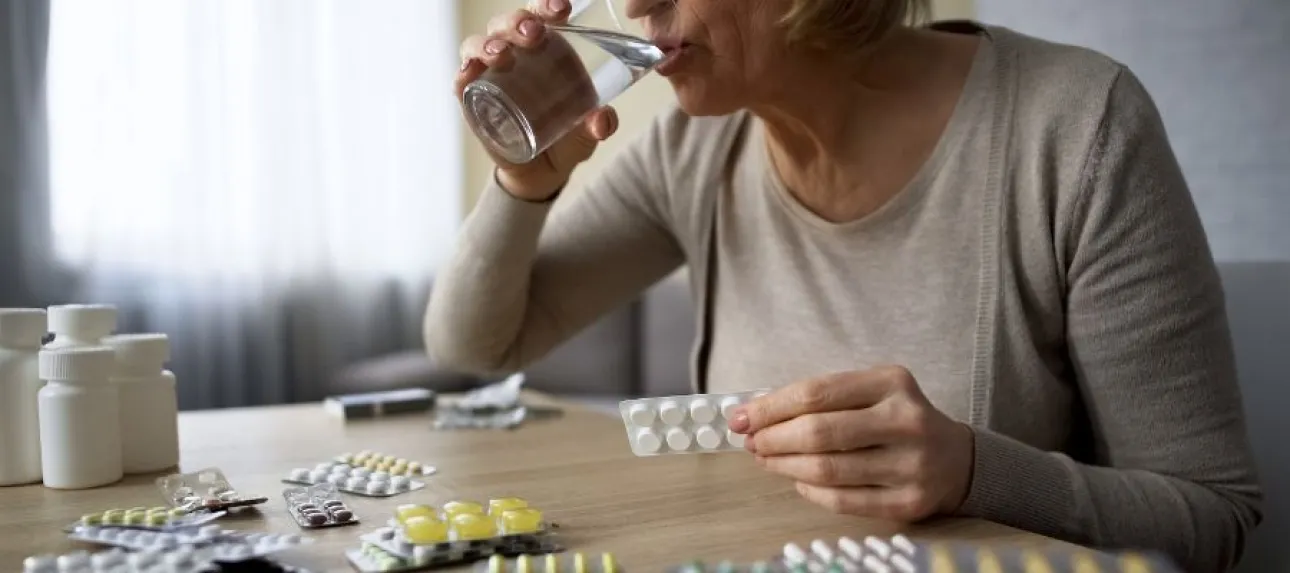 automedication personne agee