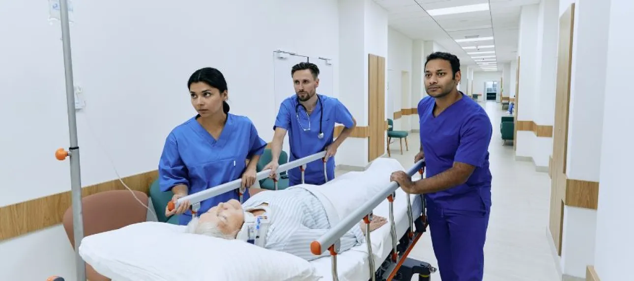 hospitalisation d urgence personne agee