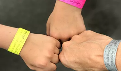 Le bracelet &quot;pas de panique&quot;, pour les grands-parents