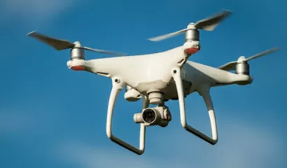 Et si les drones rendaient service aux personnes âgées?