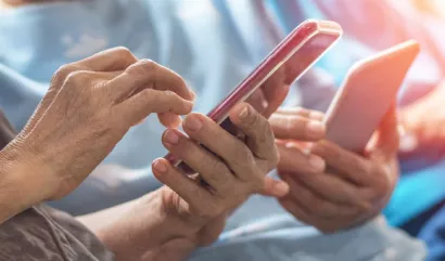 Téléphone portable pour personne âgée