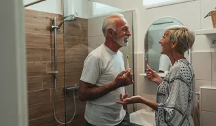 materiel pour toilette personne agée